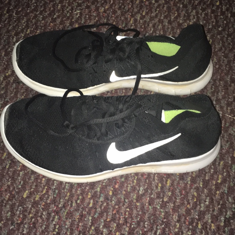 Nike Free RN FlyKnit Sneakers